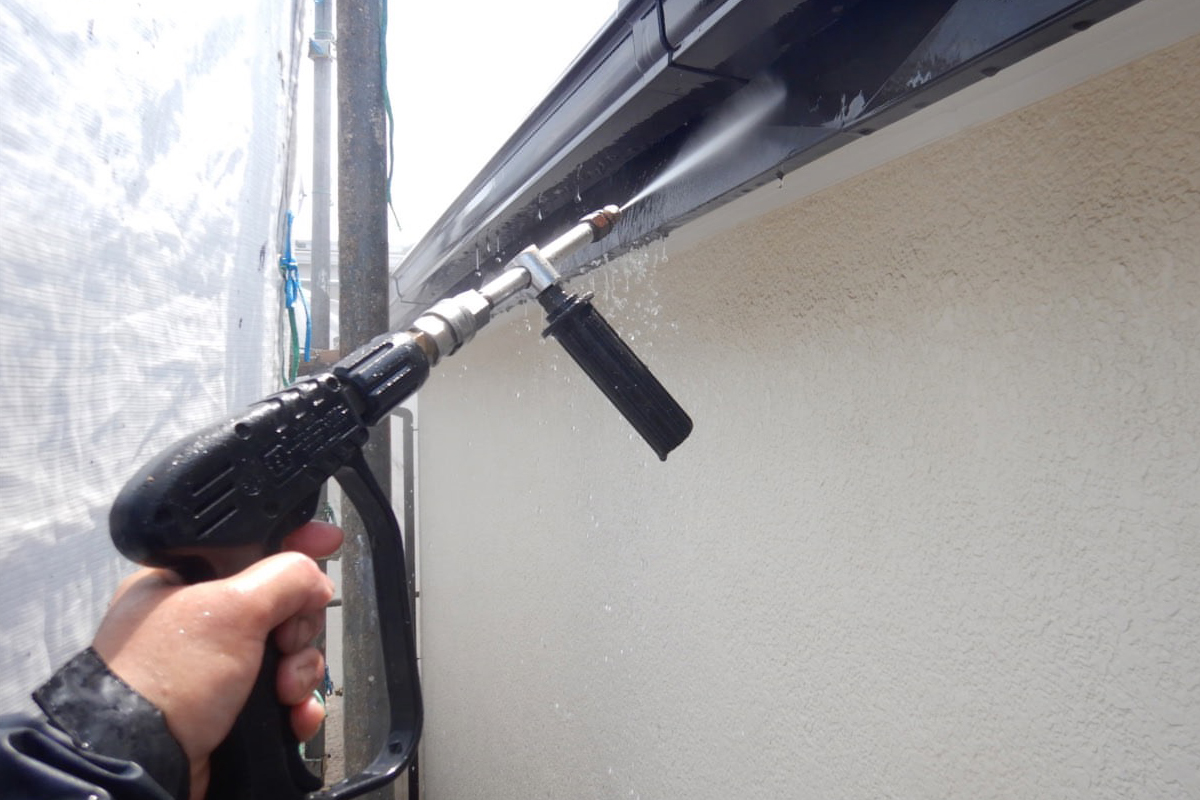 高圧洗浄の様子